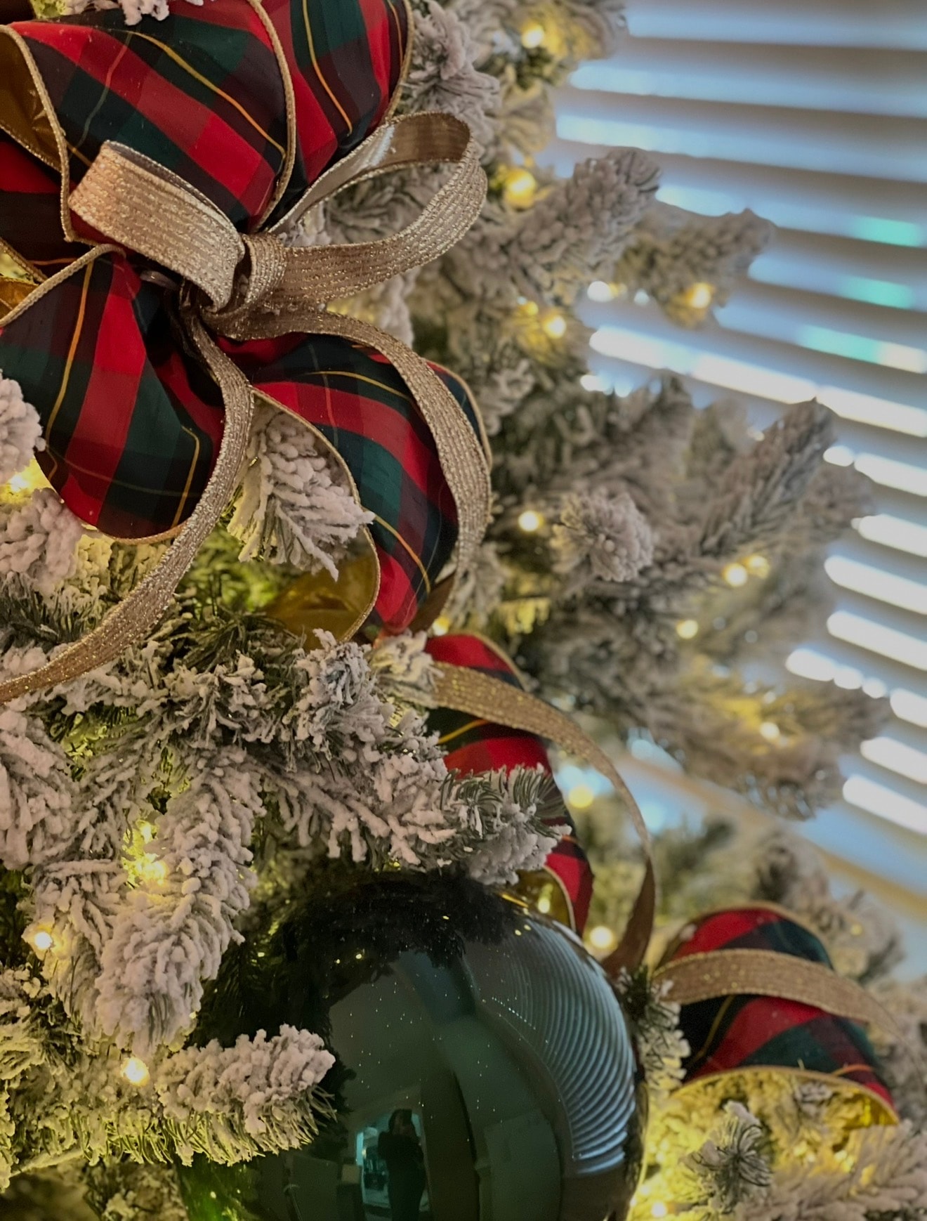Holiday installation by Lisa Marie Designs